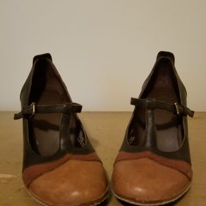 Frye T strap pumps